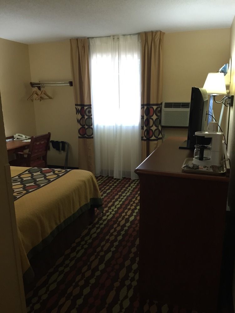 Super 8 By Wyndham Grand Forks Hotel Luaran gambar