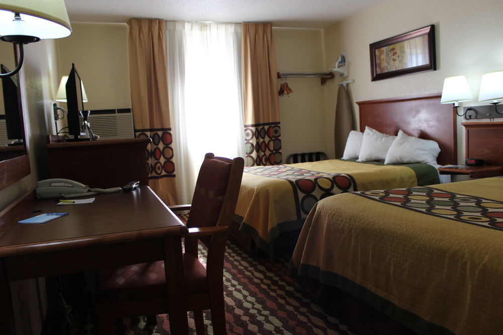 Super 8 By Wyndham Grand Forks Hotel Luaran gambar
