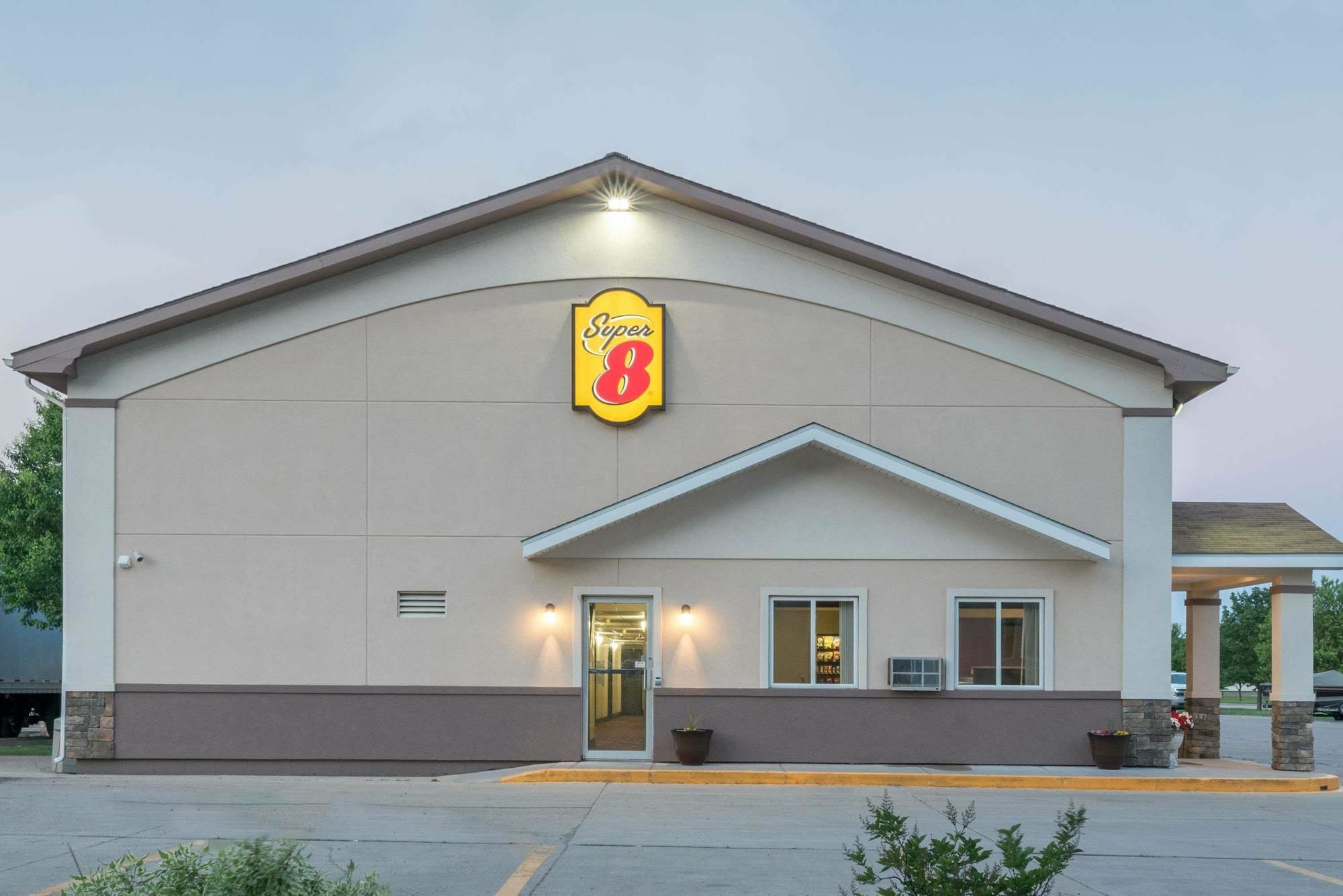 Super 8 By Wyndham Grand Forks Hotel Luaran gambar